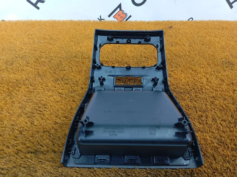 Накладка центральной консоли