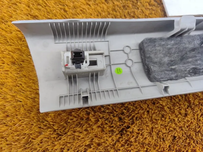 Накладка на стойку кузова