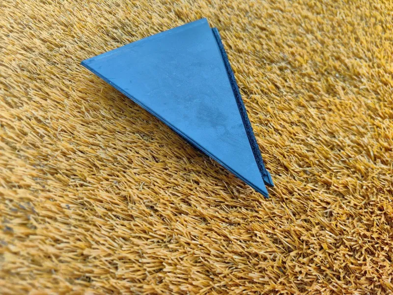 Уголок двери