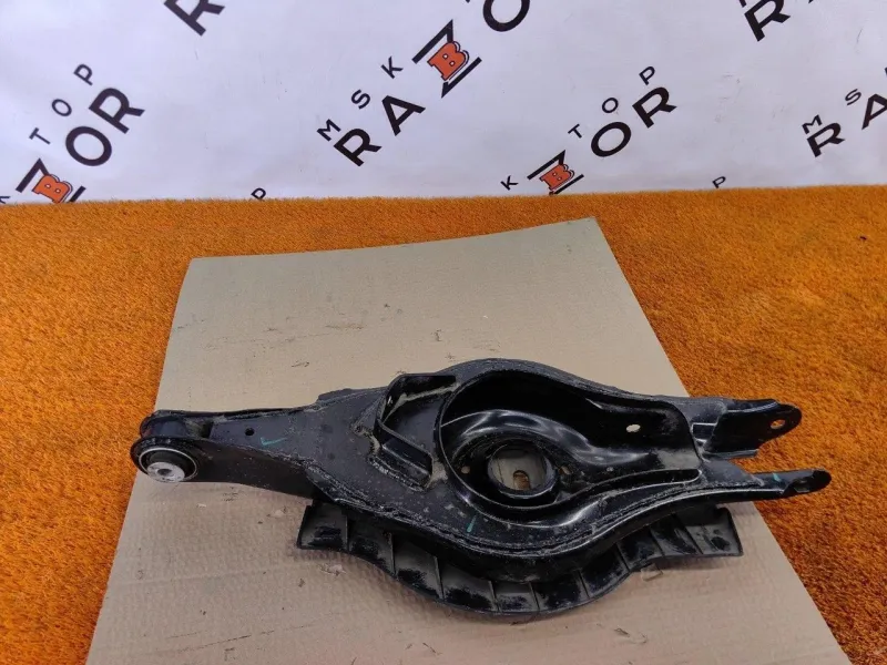 Рычаг подвески нижний