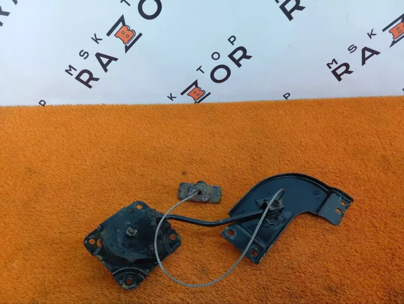 Крепление запасного колеса