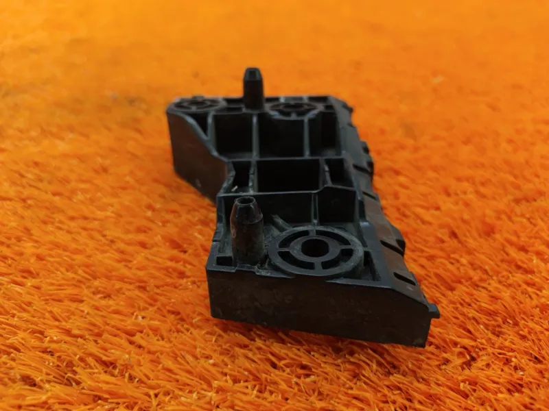 Кронштейн бампера