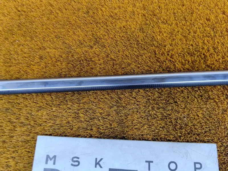 Уплотнитель стекла двери