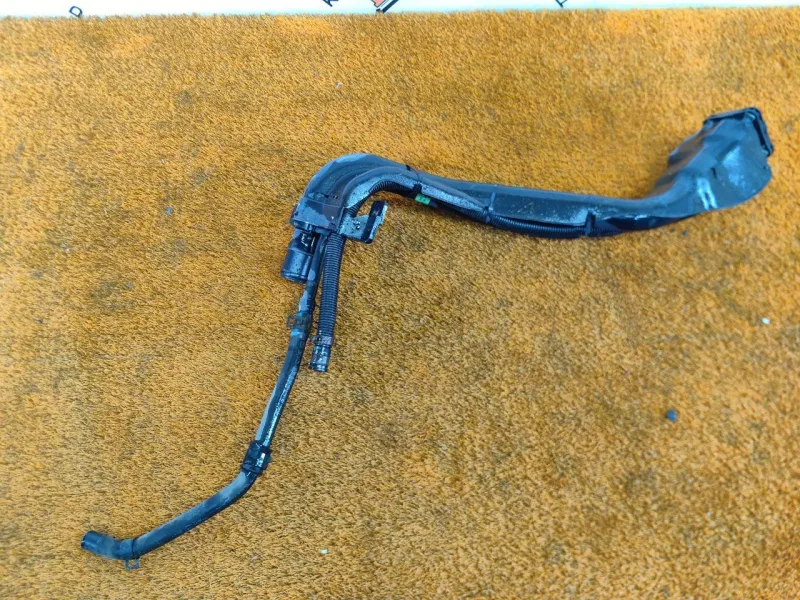 Горловина топливного бака