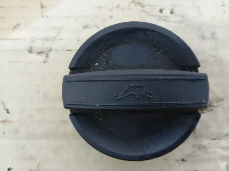 Крышка маслозаливной горловины