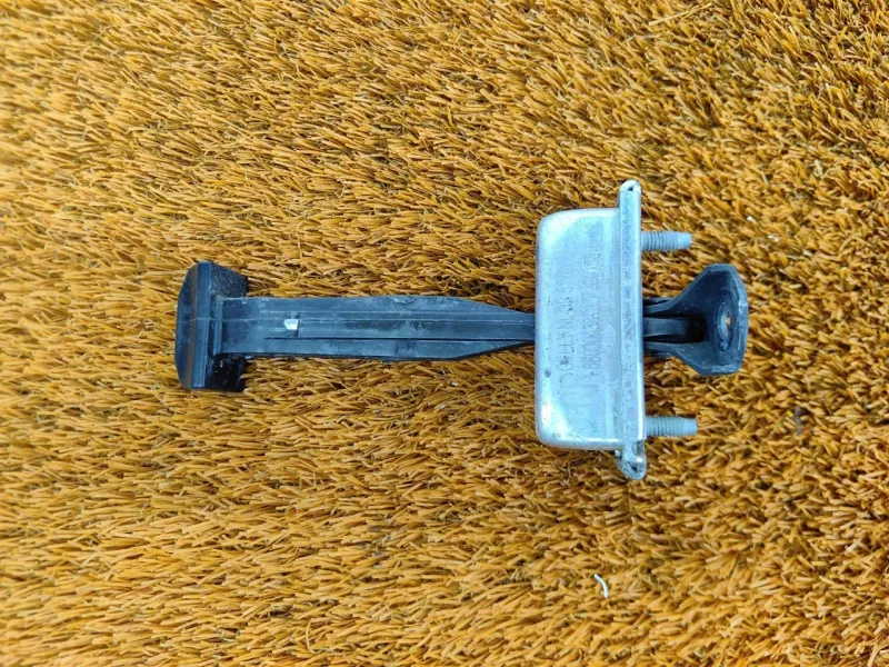 Ограничитель двери