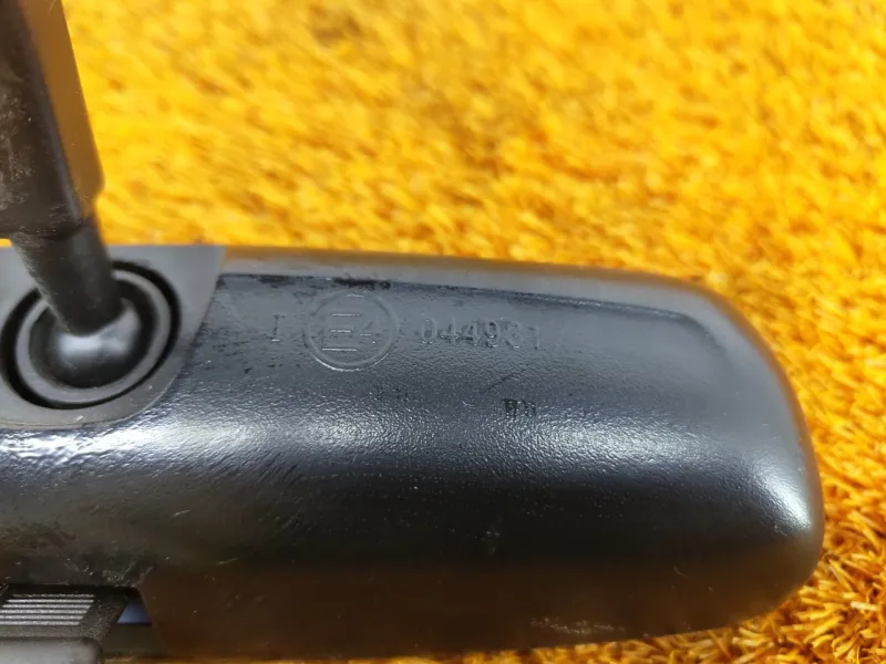 Зеркало заднего вида