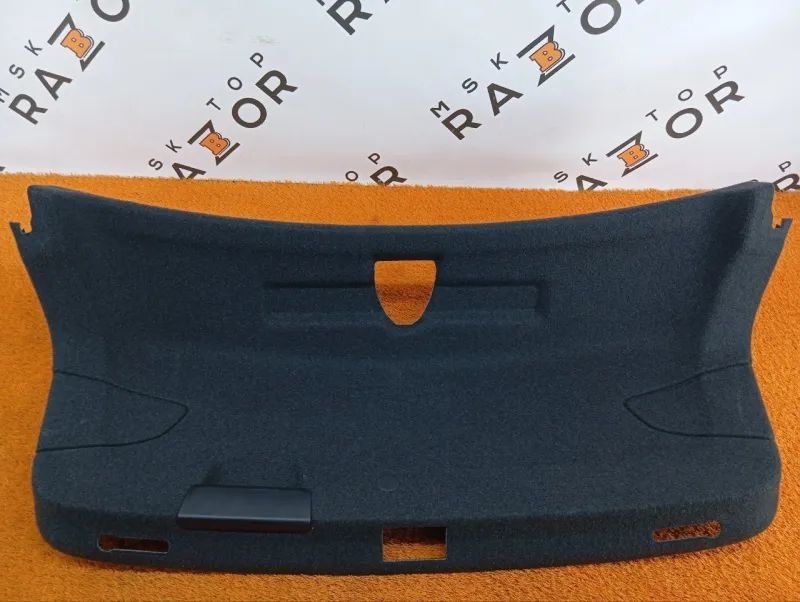 Обшивка крышки багажника