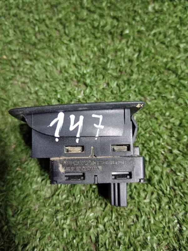 Кнопка стеклоподъемника