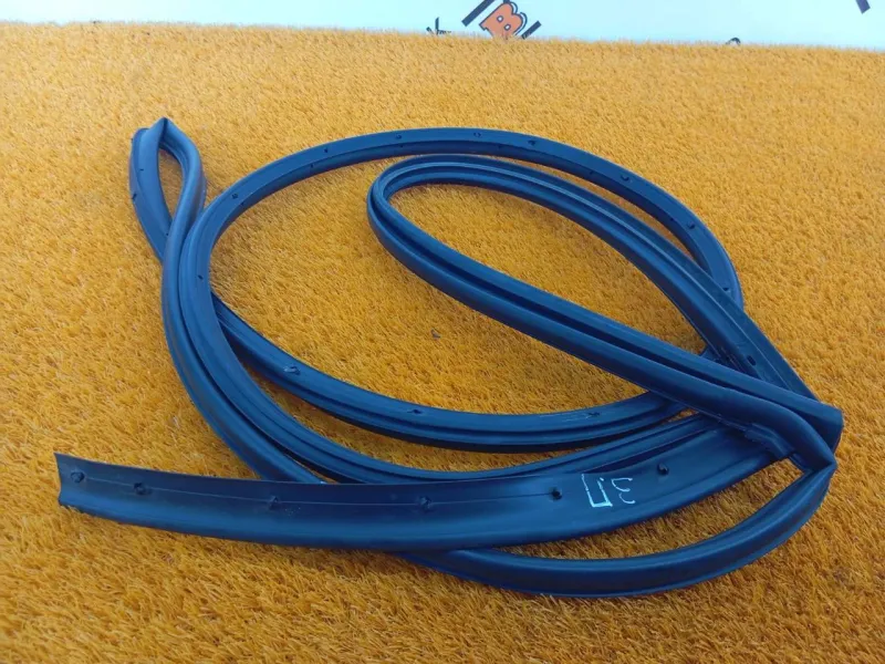 Уплотнитель двери