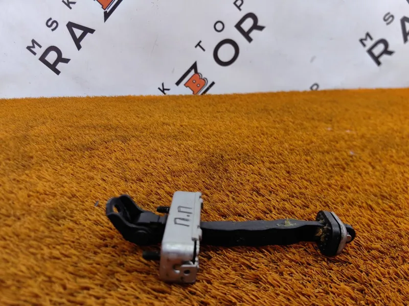 Ограничитель двери