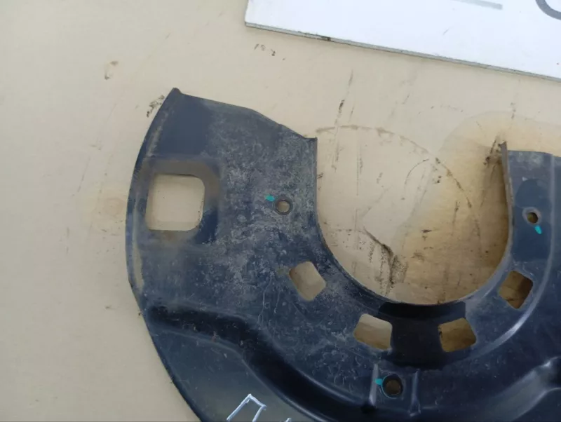 Пыльник тормозного диска