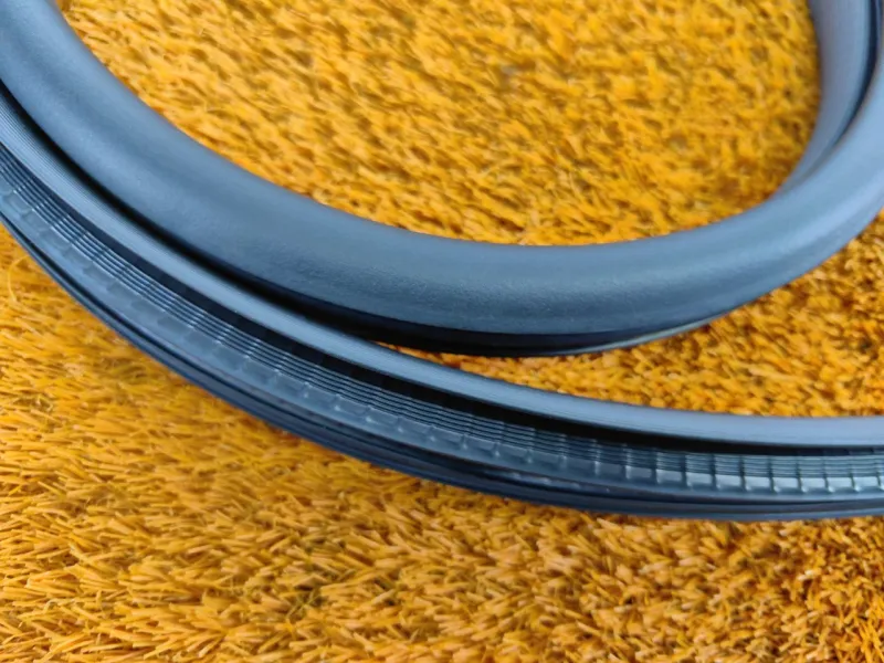 Уплотнитель проема двери