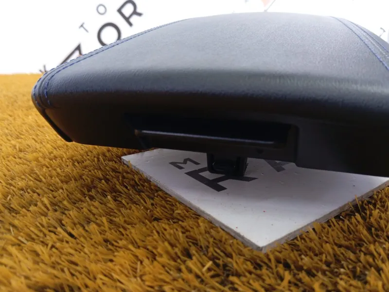 Подлокотник