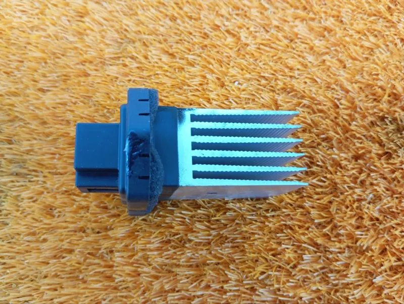 Резистор отопителя