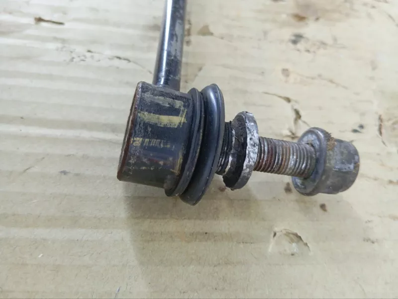 Стойка стабилизатора