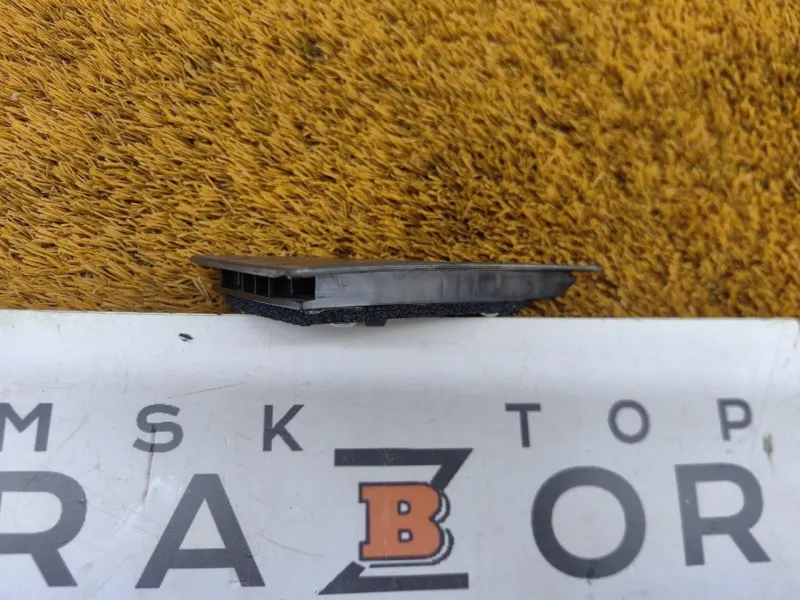 Уголок двери