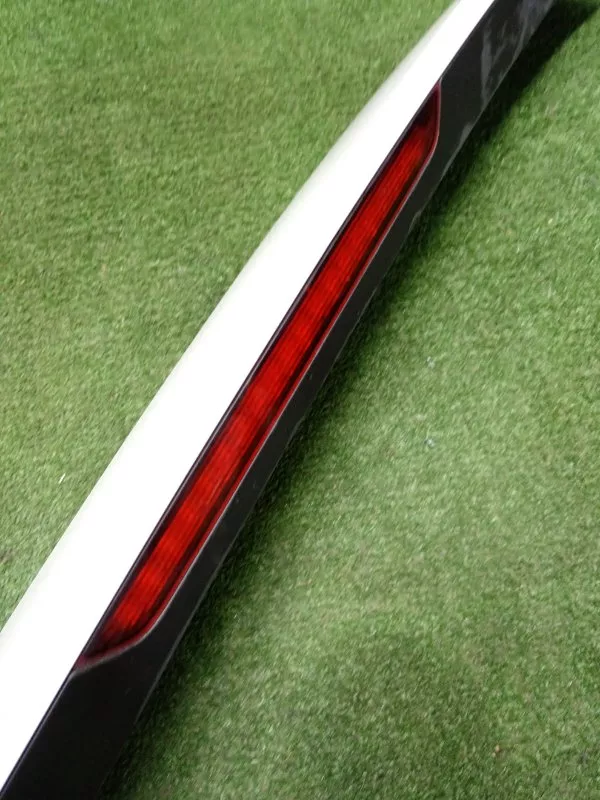 Спойлер багажника