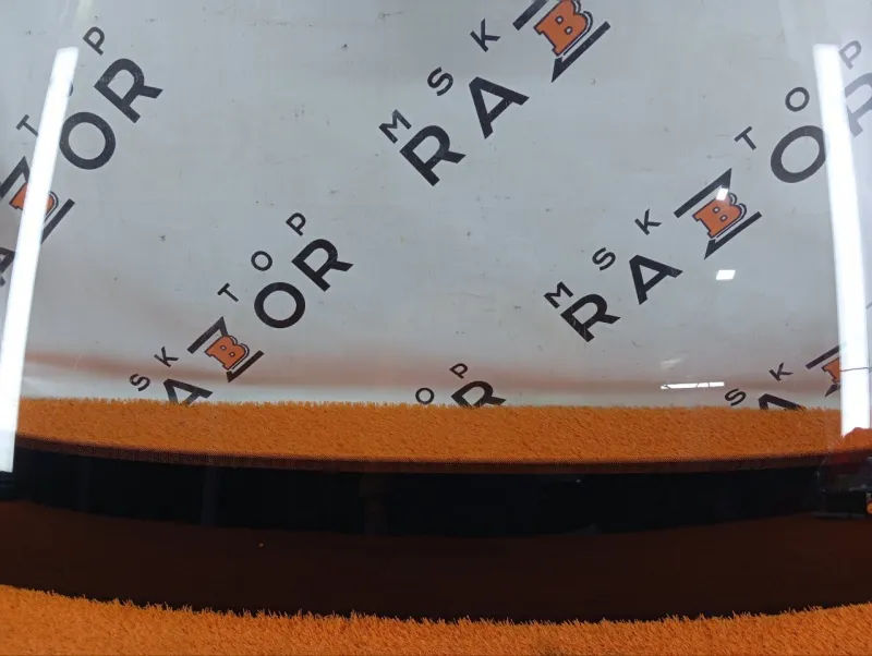 Стекло лобовое