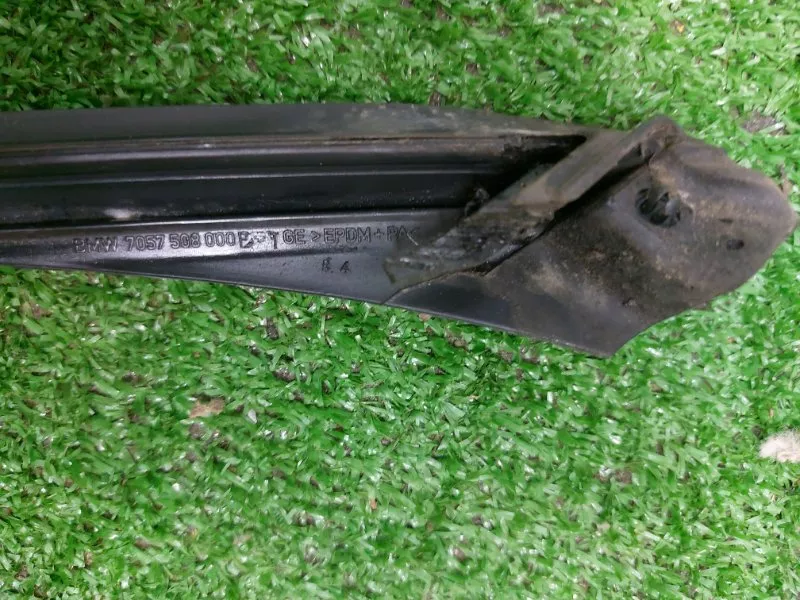 Уплотнитель стекла двери