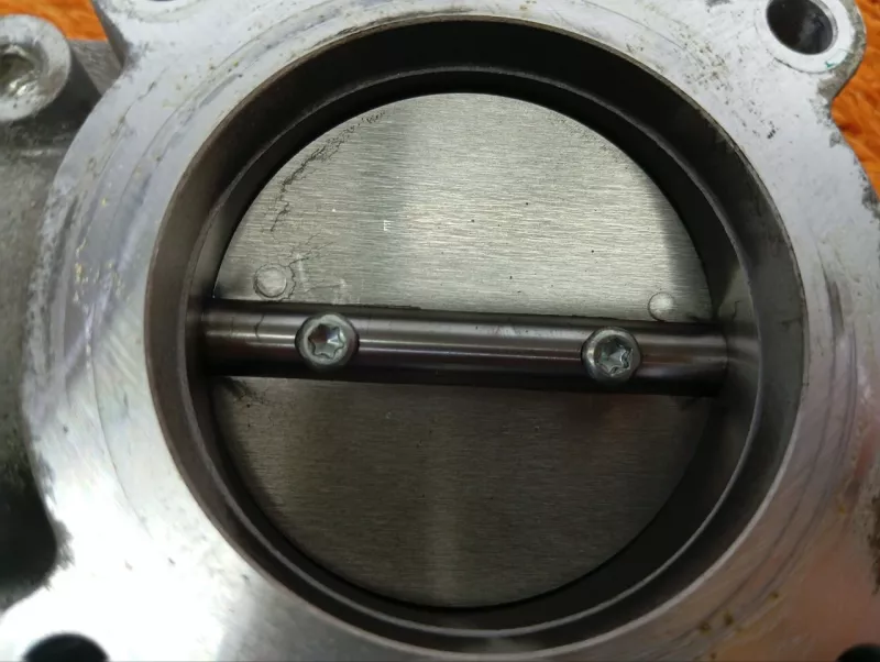 Дроссельная заслонка