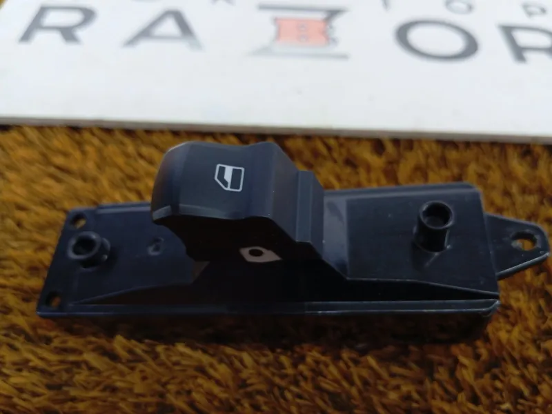 Кнопка стеклоподъемника