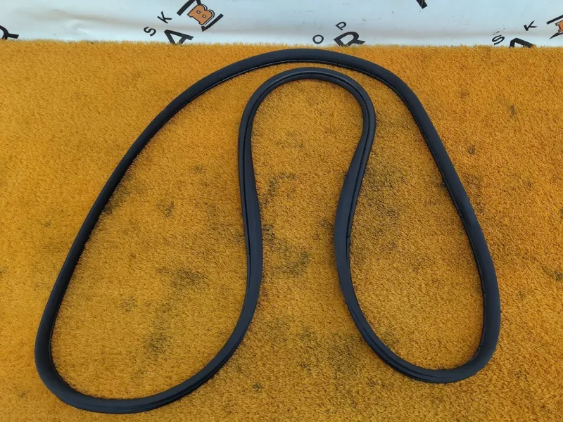 Уплотнитель проема двери