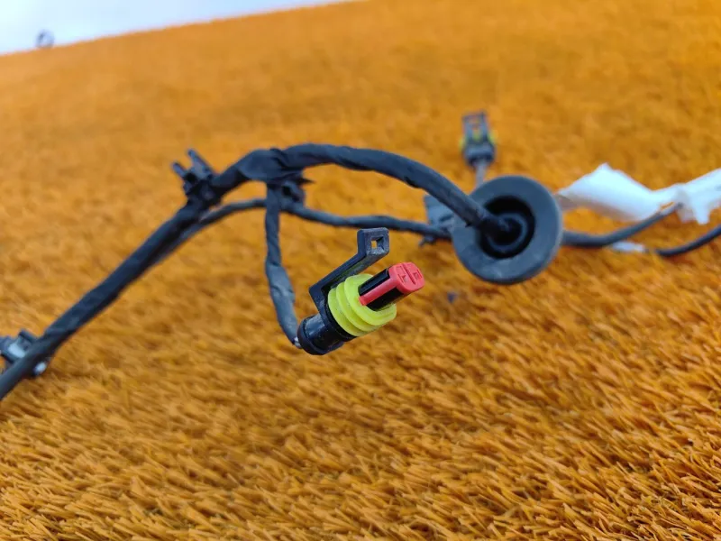 Электропроводка крышки багажника