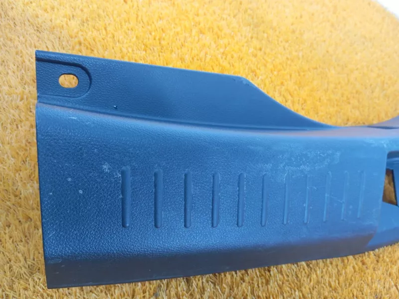 Обшивка багажника