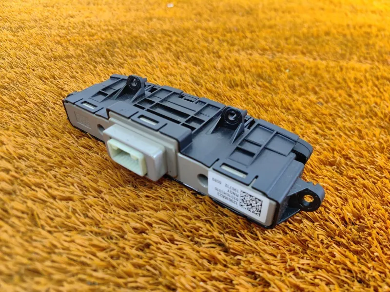 Блок кнопок обогрева руля и сидений