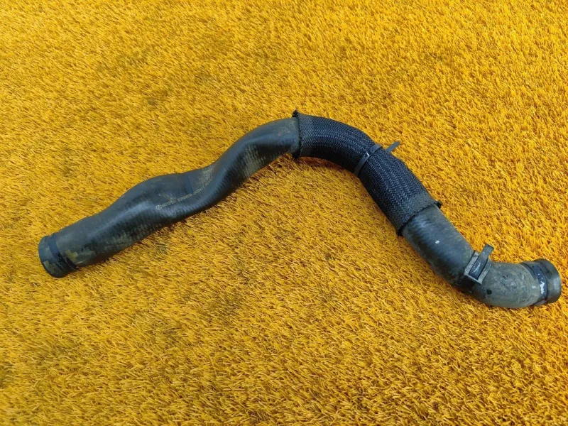 Патрубок радиатора