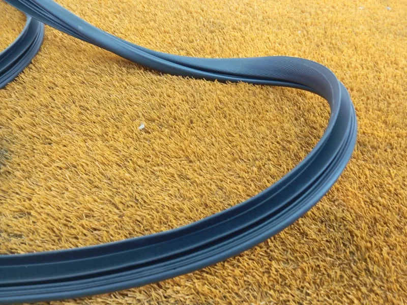 Уплотнитель проема двери