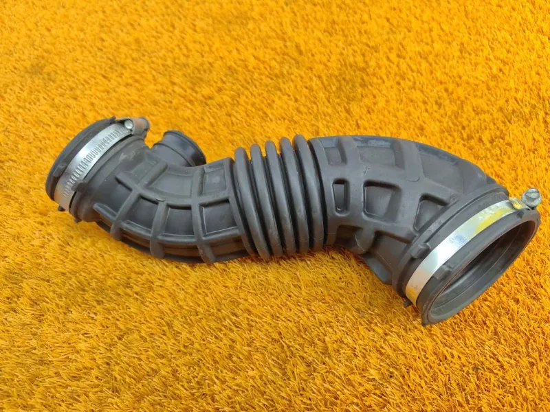 Патрубок воздушного фильтра