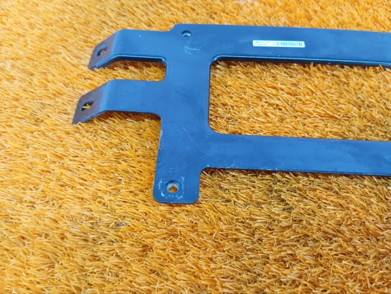 Кронштейн блока управления двигателем