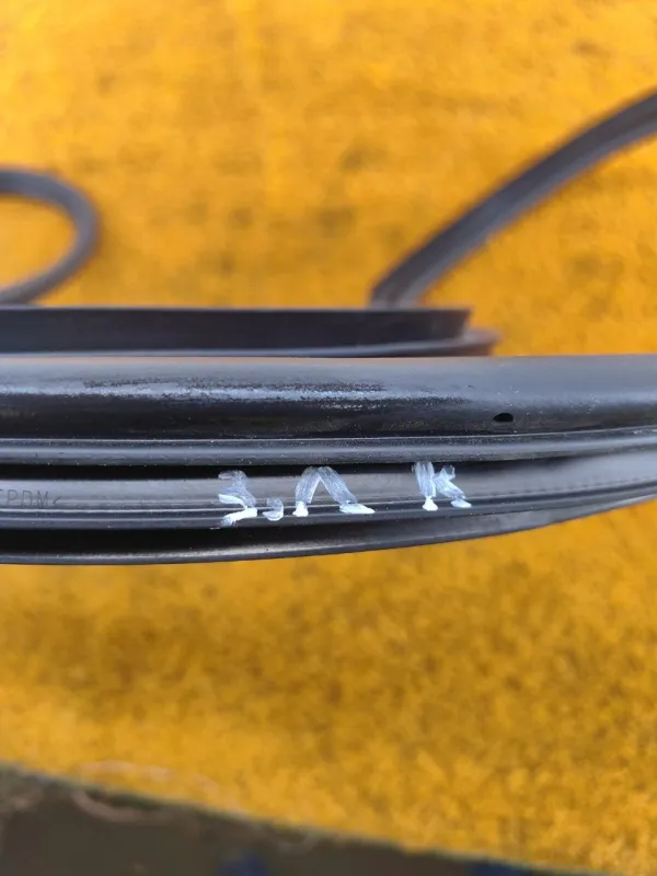 Уплотнитель проема двери