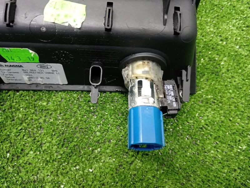 Прикуриватель Audi A5 2019 8W1864131 2 CYR