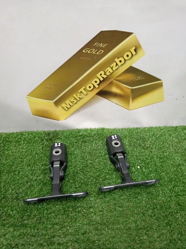 Петля двери багажника