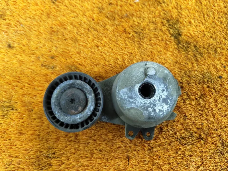 Натяжитель приводного ремня