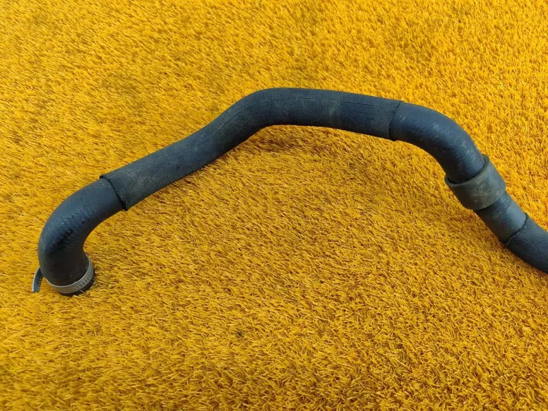 Патрубок радиатора