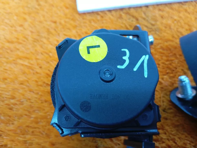 Ремень безопасности