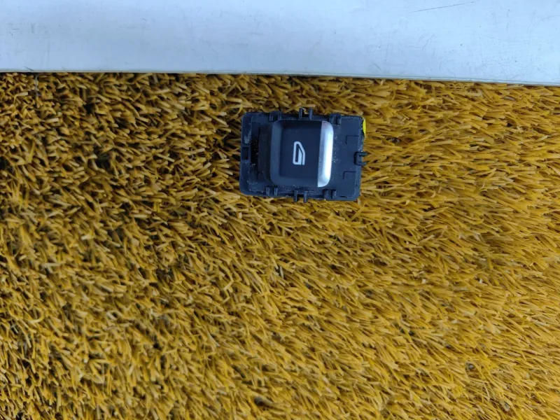 Кнопка стеклоподъемника