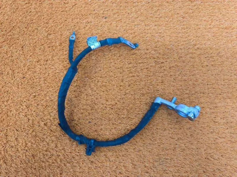 Клемма аккумулятора