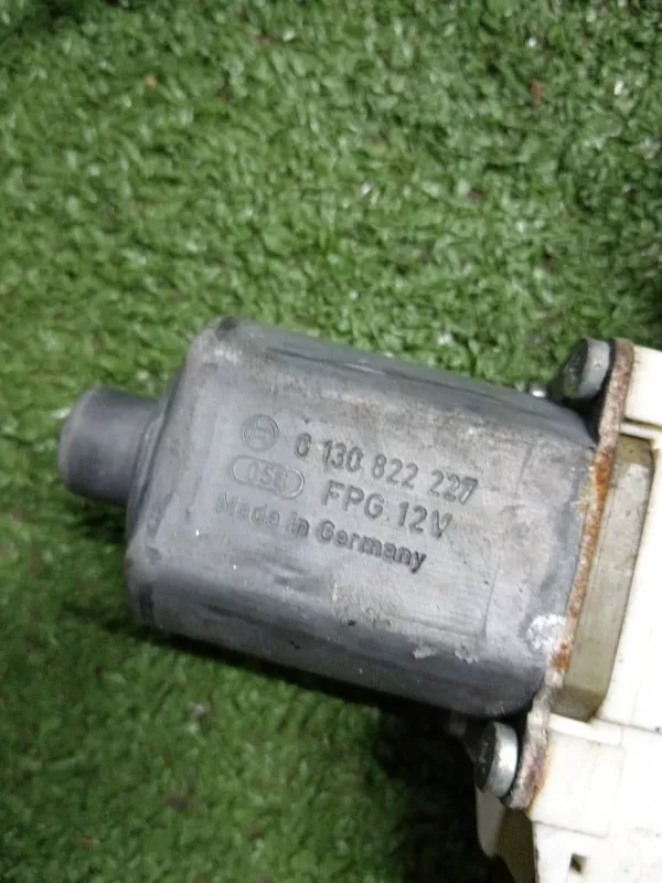 Стеклоподъемник BMW 1-Series 2004 51337138466 E87, передний правый