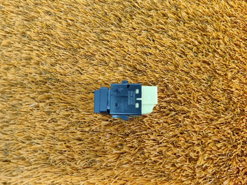 Кнопка обогрева сидений