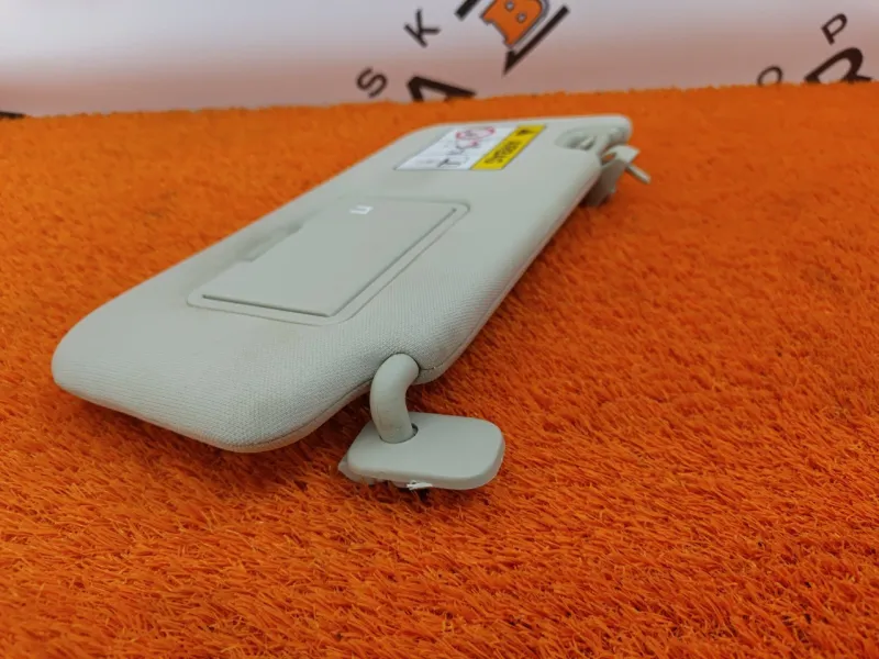 Козырек солнцезащитный