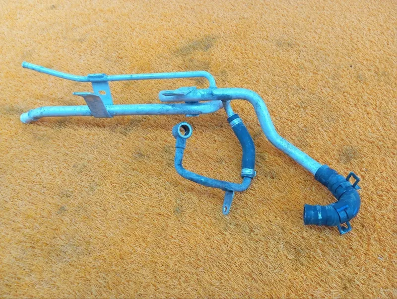 Трубка системы охлаждения