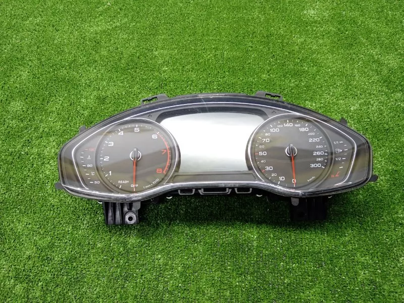 Панель приборов