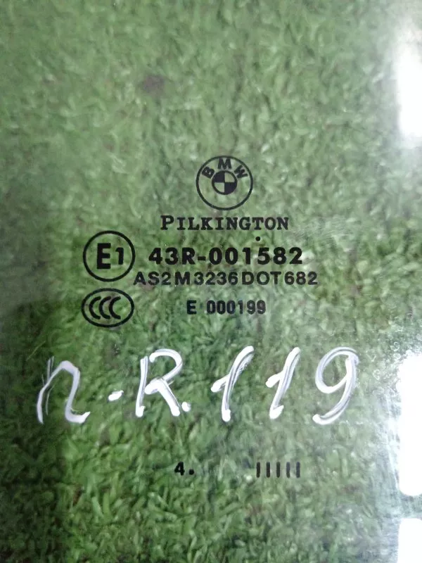 Стекло двери BMW 1-Series 2004 51337067792 E87, переднее правое