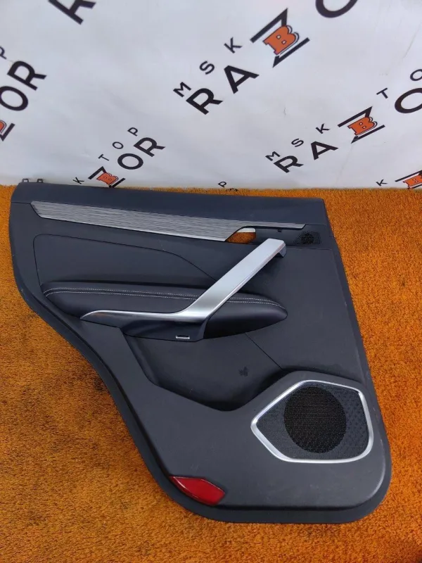 Обшивка двери