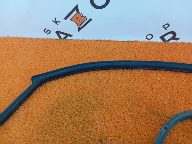 Уплотнитель двери